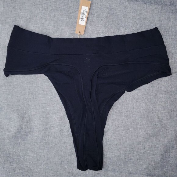 NWT SKIMS 3X Summer Mesh Thong ONYX - Picture 2 of 3